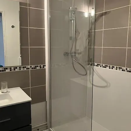 Appt Agreable Avec Balcon Au Sud-ouest De Apartamento Caen