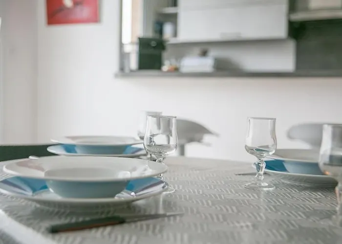 Appt Agreable Avec Balcon Au Sud-ouest De * Кан