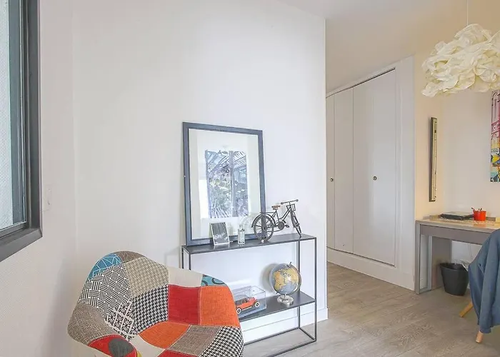 Appt Agreable Avec Balcon Au Sud-ouest De Апартаменты