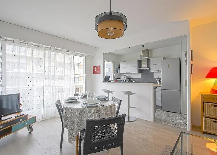 Appt Agreable Avec Balcon Au Sud-ouest De Апартаменты Кан